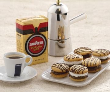 Küsschen mit Kaffeecreme