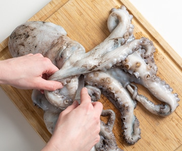 Wie man Oktopus reinigt und kocht
