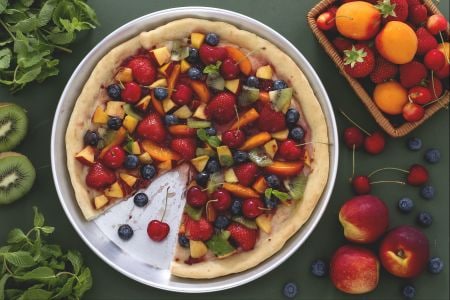 Süße Pizza mit Obst