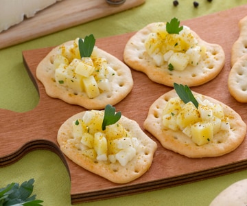 Fladenbrot mit Kartoffelsalat und Asiago