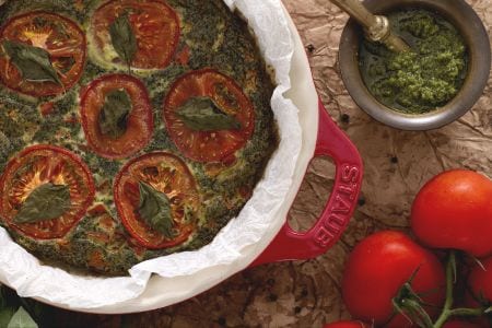 Omelett mit Pesto und Tomaten