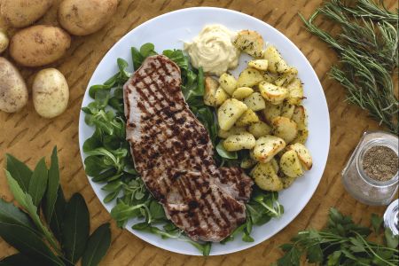 Paillard mit Kartoffeln und Kümmelmayonnaise