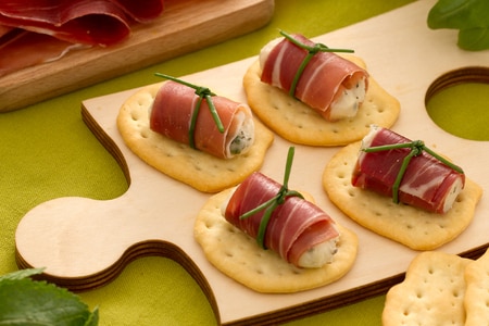 Fladen mit San Daniele Röllchen