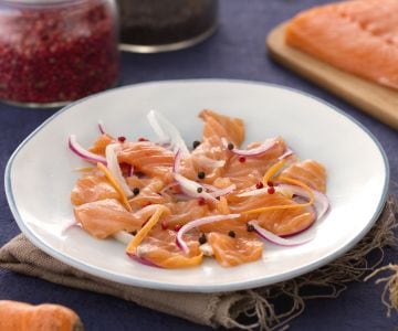 Lachs in Marinade mit Gemüse-Julienne