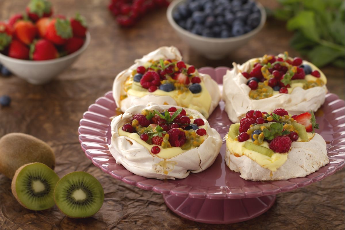 Mini-Pavlovas mit Zitronencreme