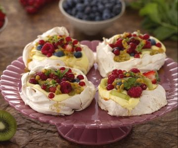 Mini-Pavlovas mit Zitronencreme