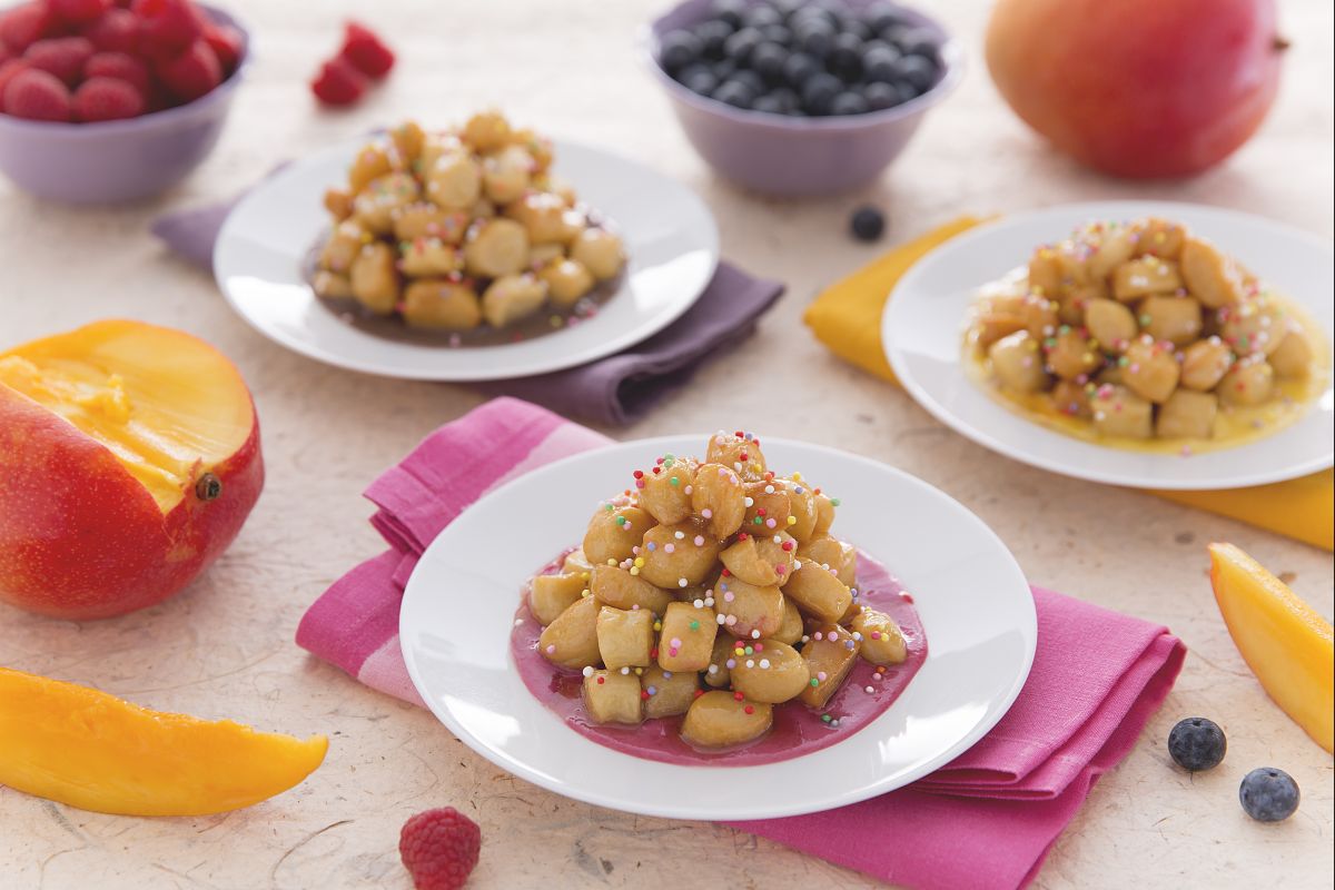 Struffoli mit Milchcremes