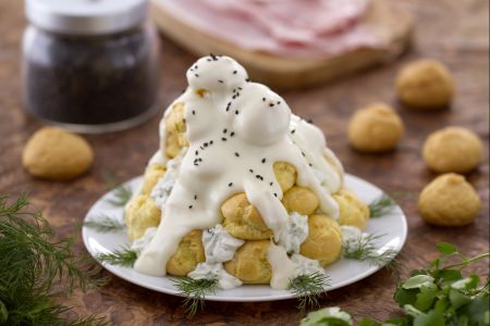 Herzhafte Profiteroles mit Greyerzer Creme