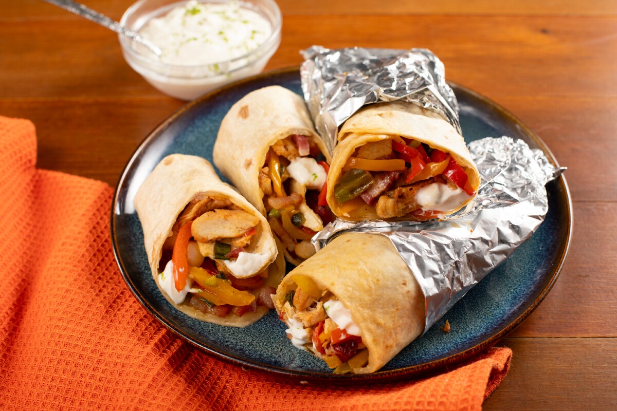 Hähnchen-Fajitas mit geräucherten Speckwürfeln