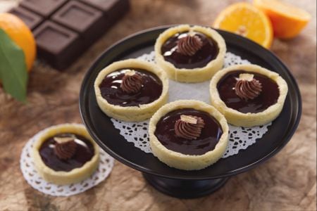 Orangen- und Schokoladenkörbchen