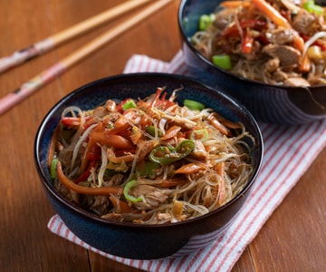 Soja-Spaghetti auf orientalische Art