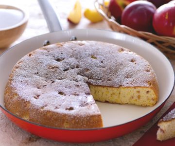 Pfirsichkuchen in der Pfanne
