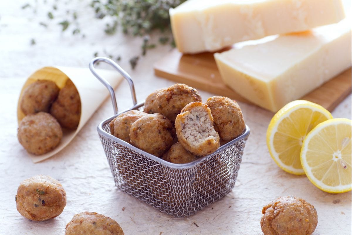 Kalbfleischbällchen mit Zitrone und Majoran