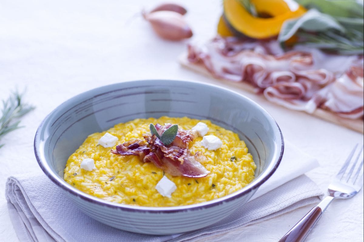 Kürbisrisotto mit Robiola und knusprigem Speck