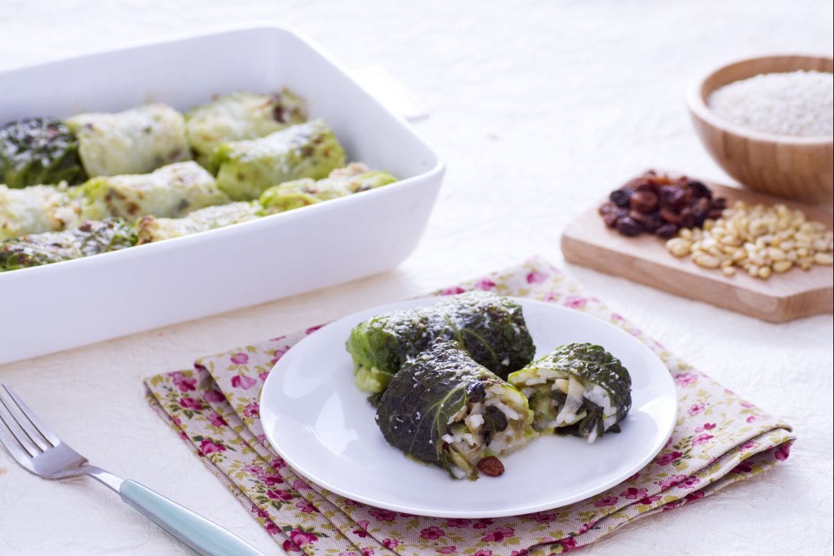 Kohlrouladen gefüllt mit Reis und Endivie