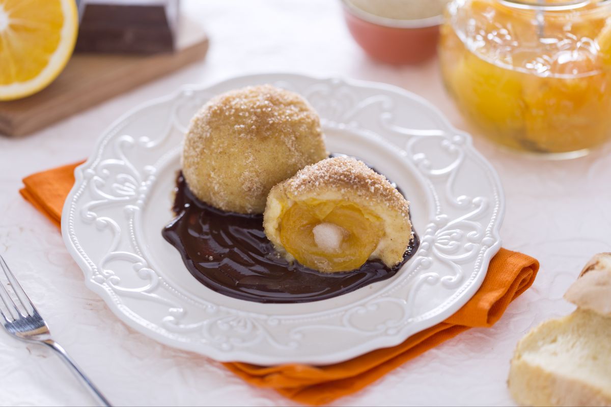 Süße Aprikosenknödel