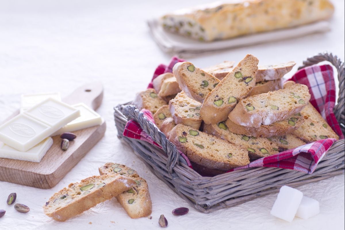 Pistazien- und weiße Schokoladen-Cantucci