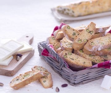 Pistazien- und weiße Schokoladen-Cantucci
