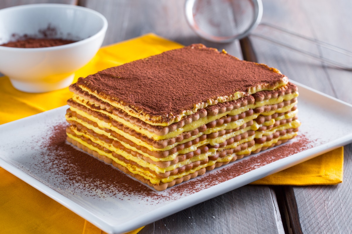Tiramisù mit trockenen Keksen