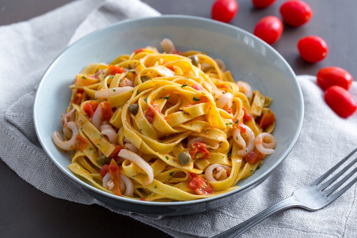 Tagliatelle mit Tintenfisch und Kirschtomaten