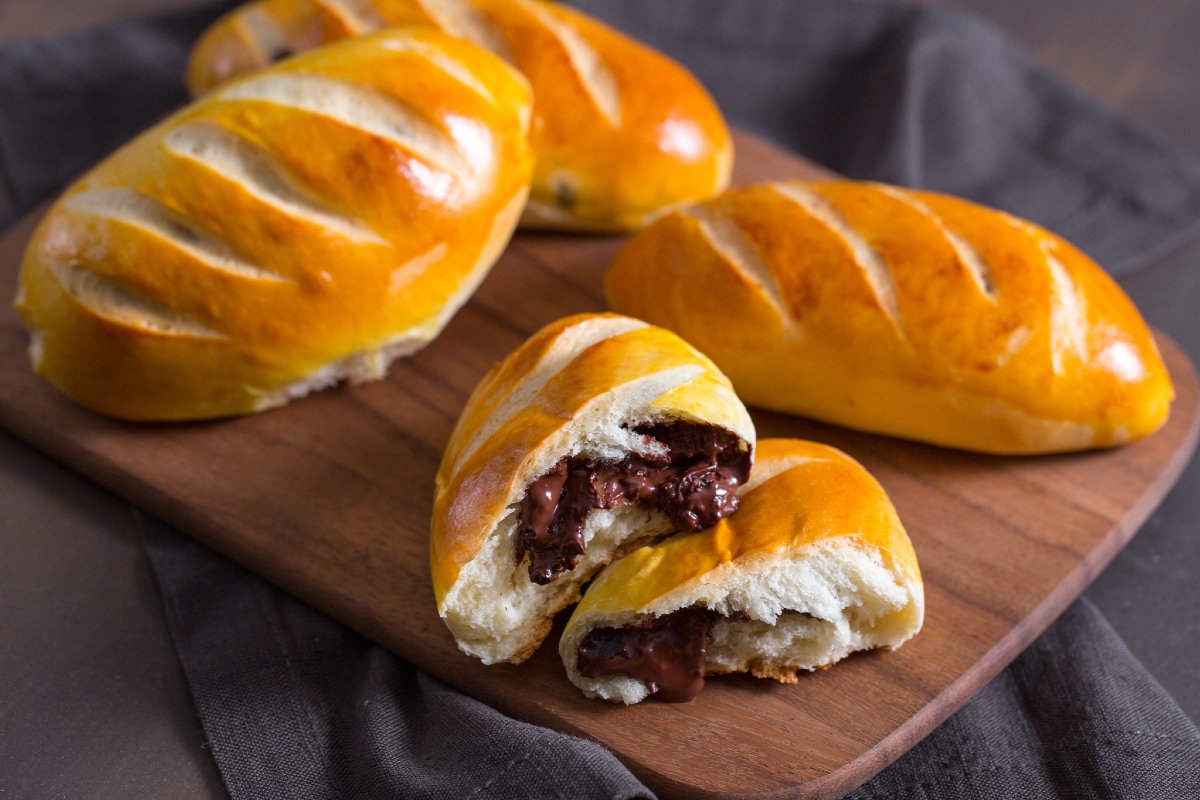 Weiche Brötchen mit Schokoladenfüllung