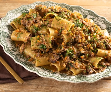 Paccheri mit Rinderrippe auf genuesische Art