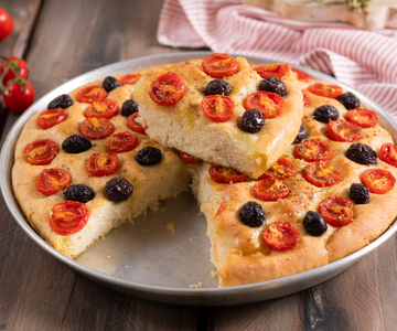 Focaccia mit Tomaten und Oliven mit Bimby®