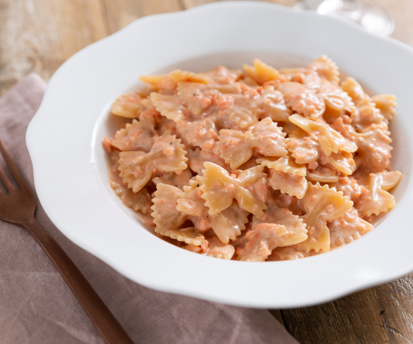 Farfalle mit geräuchertem Lachs
