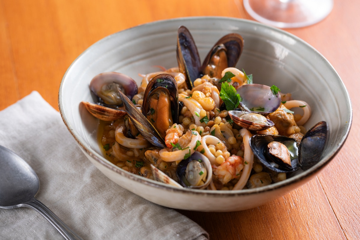 Fregola mit Meeresfrüchten
