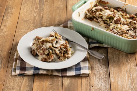 Gefüllte Cannelloni mit Artischocken- und Wurstragout