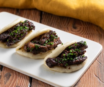 Gedämpfte Bao mit Wagyu-Rippen