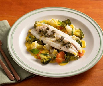 Seezunge in Folie mit gedünstetem Gemüse