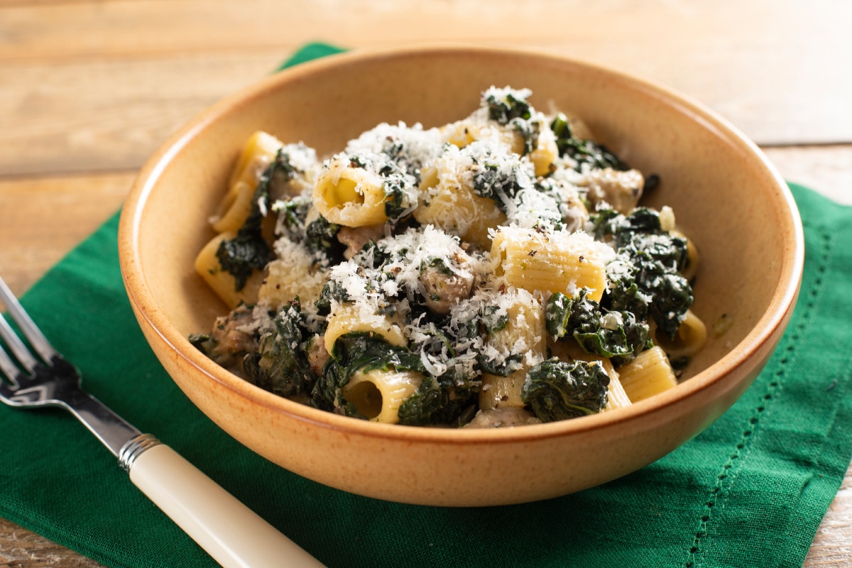 Pasta mit Wurst und Schwarzkohl