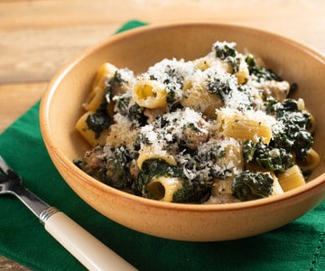 Pasta mit Wurst und Schwarzkohl