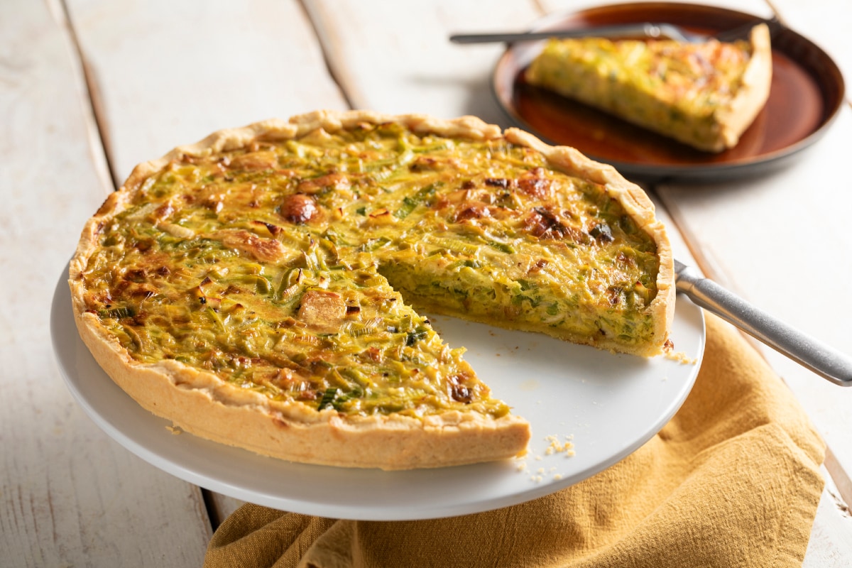 Herzhafter Kuchen mit Lauch und Brie