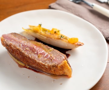 Gebratene Entenbrust mit Portwein- und Orangensauce
