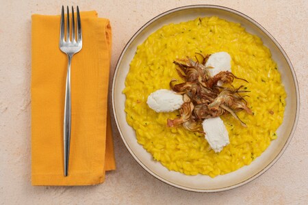 Safranrisotto mit Artischocken und Ziegenkäse