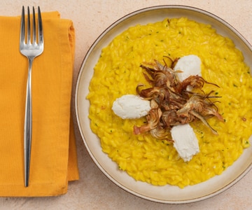 Safranrisotto mit Artischocken und Ziegenkäse