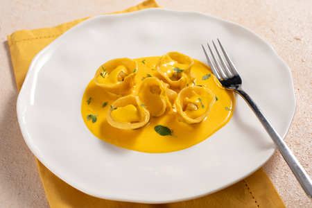 Fischravioli mit Safransauce