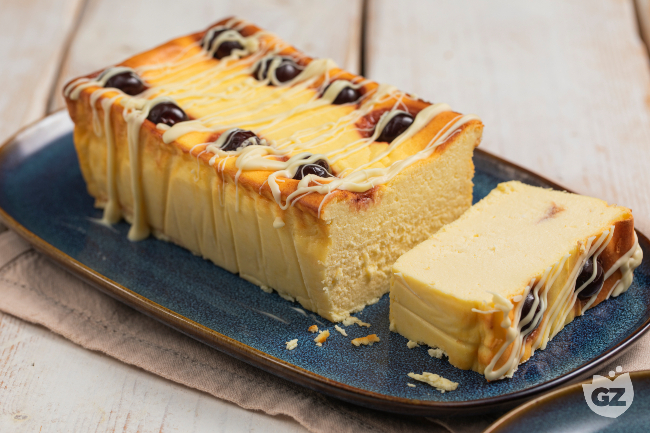 Gebackener Käsekuchen mit Tworog - Italienische Rezepte von GialloZafferano Gebackener Käsekuchen mit Tworog - Italienische Rezepte von GialloZafferano