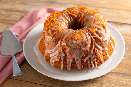 Torte mit Tee ohne Laktose