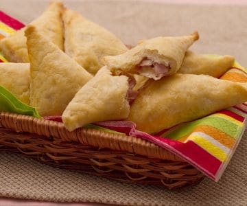 Ricotta-Dreiecke mit Taleggio und Birnen