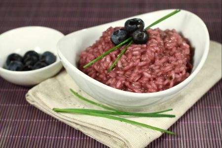 Risotto mit Waldheidelbeeren und Schnittlauch
