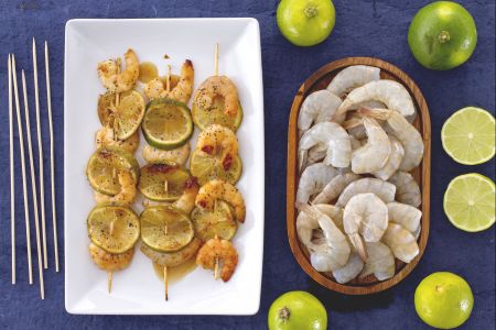 Garnelenspieße mit Limette, Honig und Mohnsamen