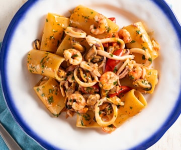 Schiaffoni (o paccheri) mit Meeresfrüchten