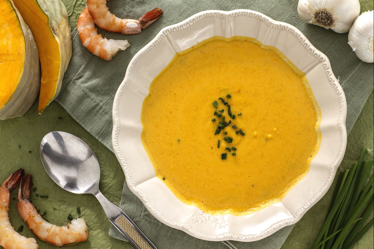 Kürbiscremesuppe mit Garnelen