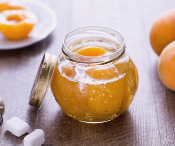 Eingemachte Pfirsiche