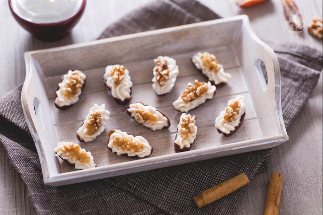 Mit Mascarpone und Nüssen gefüllte Datteln - Italienische Rezepte von ...