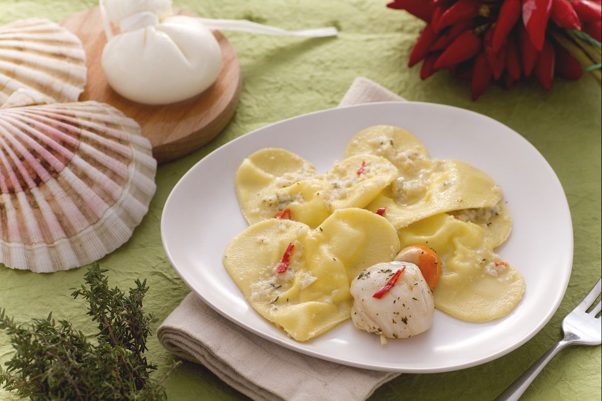 Burrata-Herzen mit Jakobsmuschelsauce