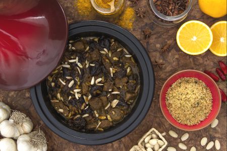 Lamm-Tajine mit Pflaumen und Mandeln